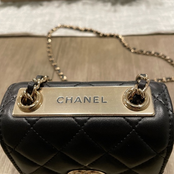CHANEL Lambskin Quilted Mini Trendy CC Chain Wallet. - Picture 3 of 10